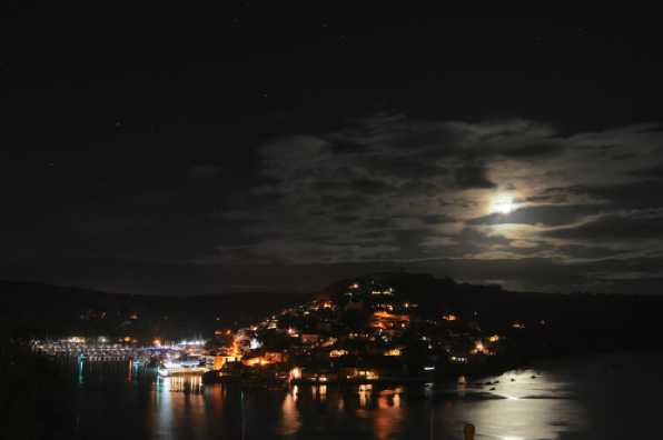 7 September 2020 - 23-21-44
The week after Regatta would normally see Kingswear more or less in the dark. Not the case this year
------------------------------
Kingswear general view at night